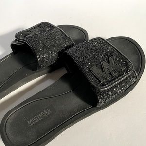 Michael Kors 8 Black Slides